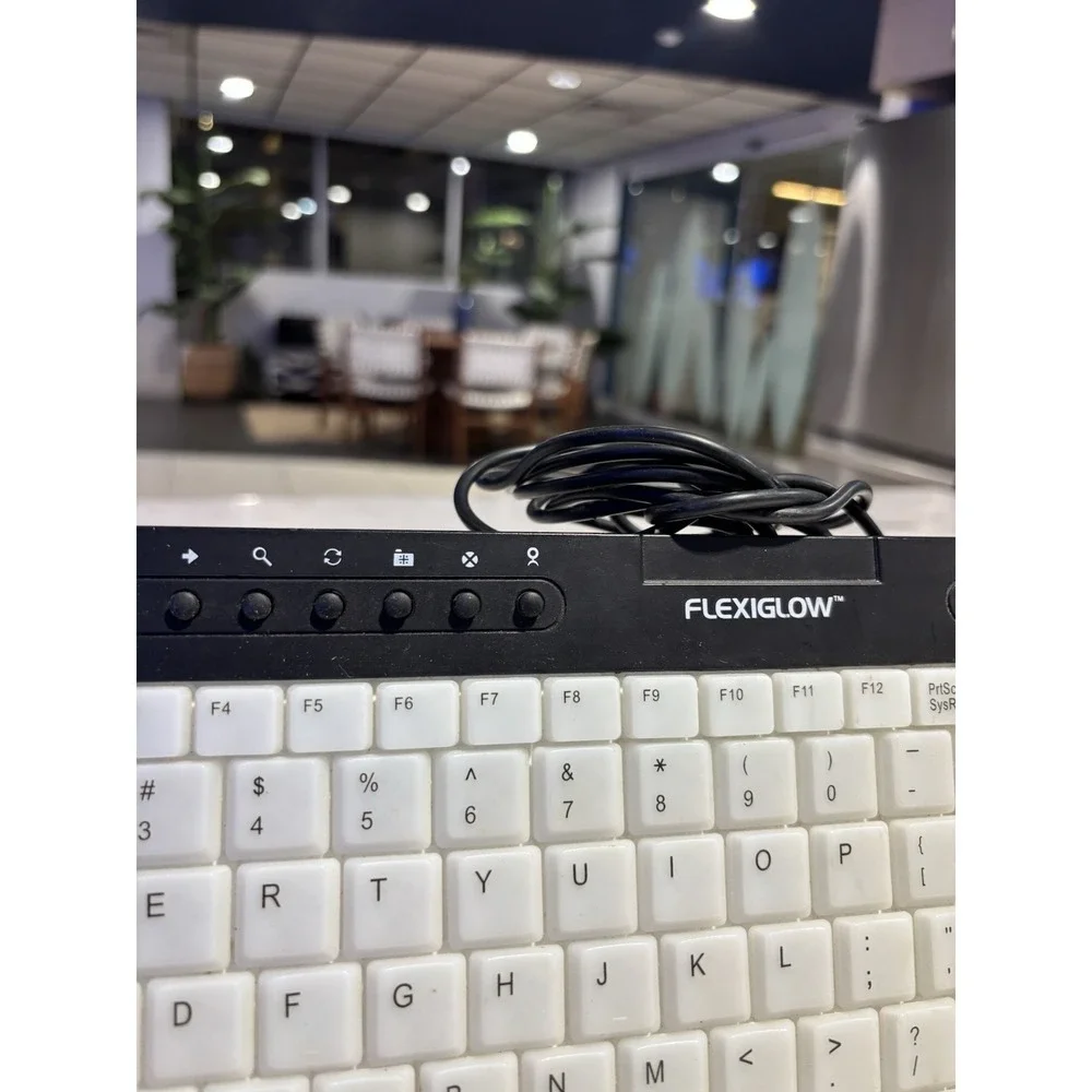 Flexiglow Light Speed Illuminated Multimedia Keyboard Wired Black and White Used